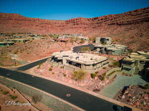 Aerial view with a mountain view