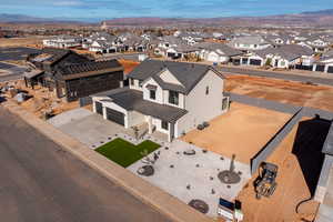 Bird's eye view featuring a mountain view