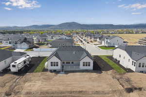Bird's eye view featuring a residential view and a mountain view
