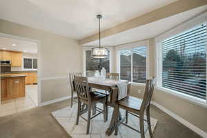 Additional dining/breakfast nook