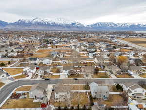 Aerial view with a mountain view