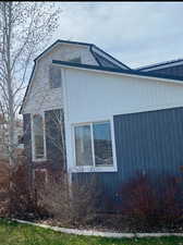 View of home's exterior