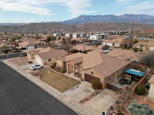 Drone / aerial view featuring a mountain view