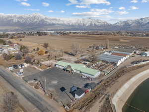 Aerial view with a mountain view