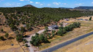 Aerial view with a mountain view