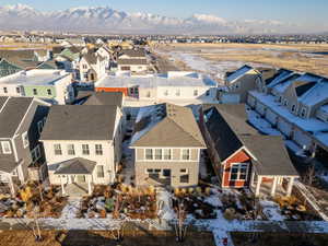 Bird's eye view with a mountain view