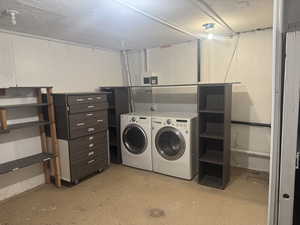 Washroom with washer and dryer