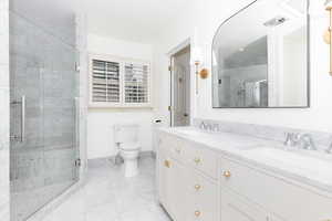 Primary bathroom, marble floors