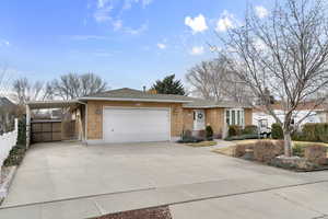 Large parking/Rv area with carport
