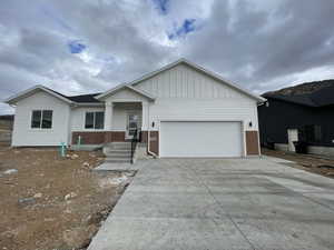 View of front of house featuring a garage