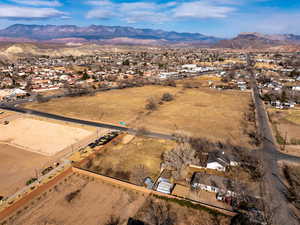 Aerial view with a mountain view