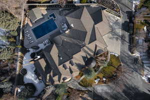 Birds eye view of property