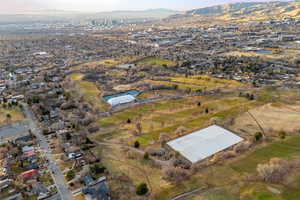 Birds eye view of property featuring a mountain view