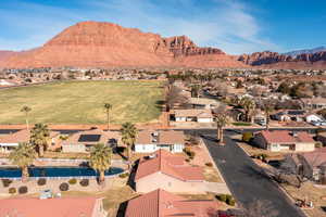 Drone / aerial view featuring a mountain view