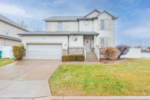 Front facade with a front lawn