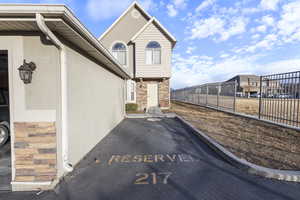 View of home's exterior