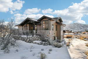 View of front of property featuring a mountain view