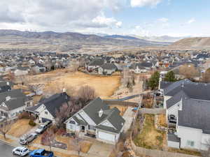 Drone / aerial view featuring a mountain view