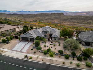 Bird's eye view with a mountain view