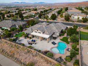 Bird's eye view with a mountain view