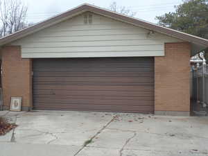 Large2-Car Garage w/ Shelves and Work Bench