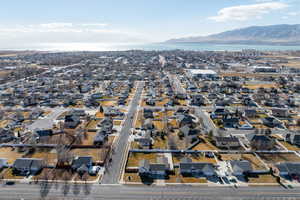 Aerial view with a mountain view