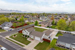 Bird's eye view with a residential view and a mountain view