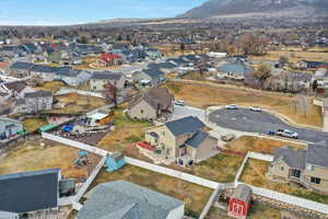 Drone / aerial view featuring a mountain view