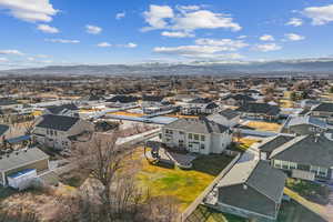 Aerial view with a mountain view