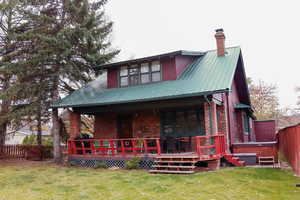 Front of home & covered deck