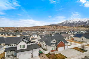 Drone / aerial view featuring a mountain view