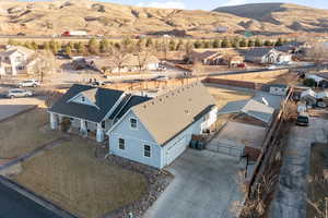 Aerial view with a mountain view