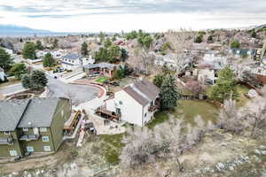 Bird's eye view with a mountain view