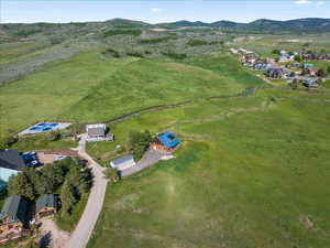 Aerial view with a mountain view