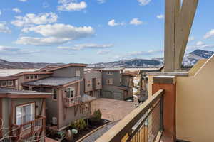 Balcony featuring a mountain view