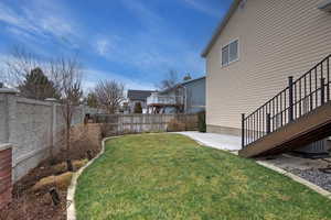 View of yard featuring cooling unit