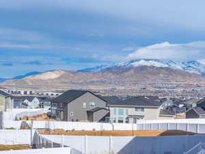 View of yard featuring a mountain view