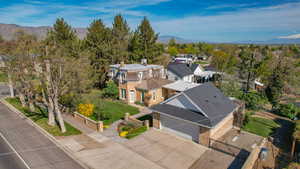 Bird's eye view featuring a mountain view