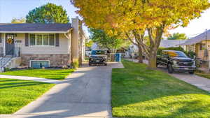 View of front of home featuring a front yard