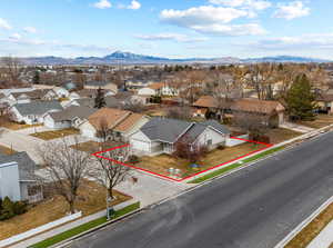 Bird's eye view with a mountain view