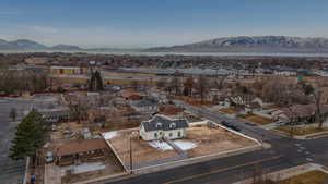 Aerial view with a mountain view