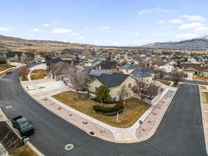 Birds eye view of property with a mountain view