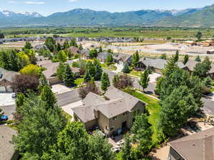 Drone / aerial view featuring a mountain view