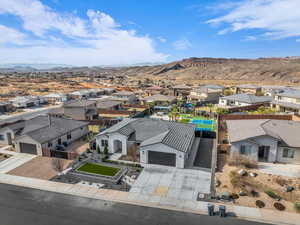 Aerial view with a mountain view