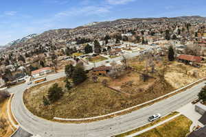 Bird's eye view with a mountain view