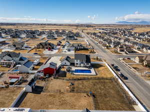 Bird's eye view with a mountain view