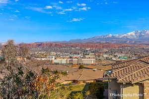 Aerial view with a mountain view