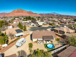 Drone / aerial view featuring a mountain view