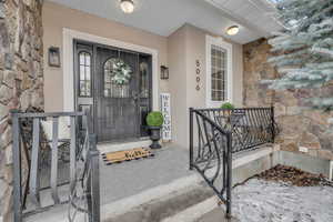 Front porch with two seating nooks