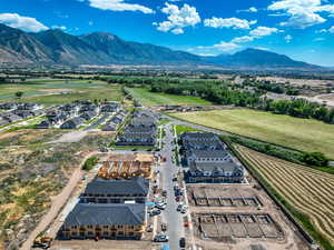 Bird's eye view with a mountain view